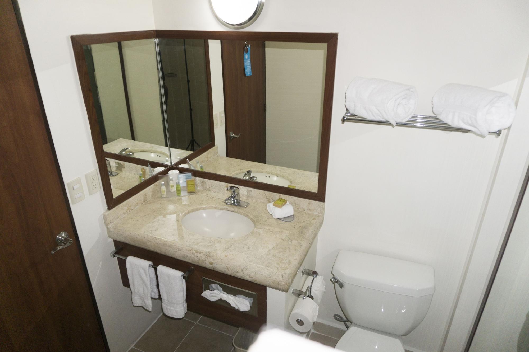 Hampton By Hilton San Juan Del Rio Hotel Exterior photo