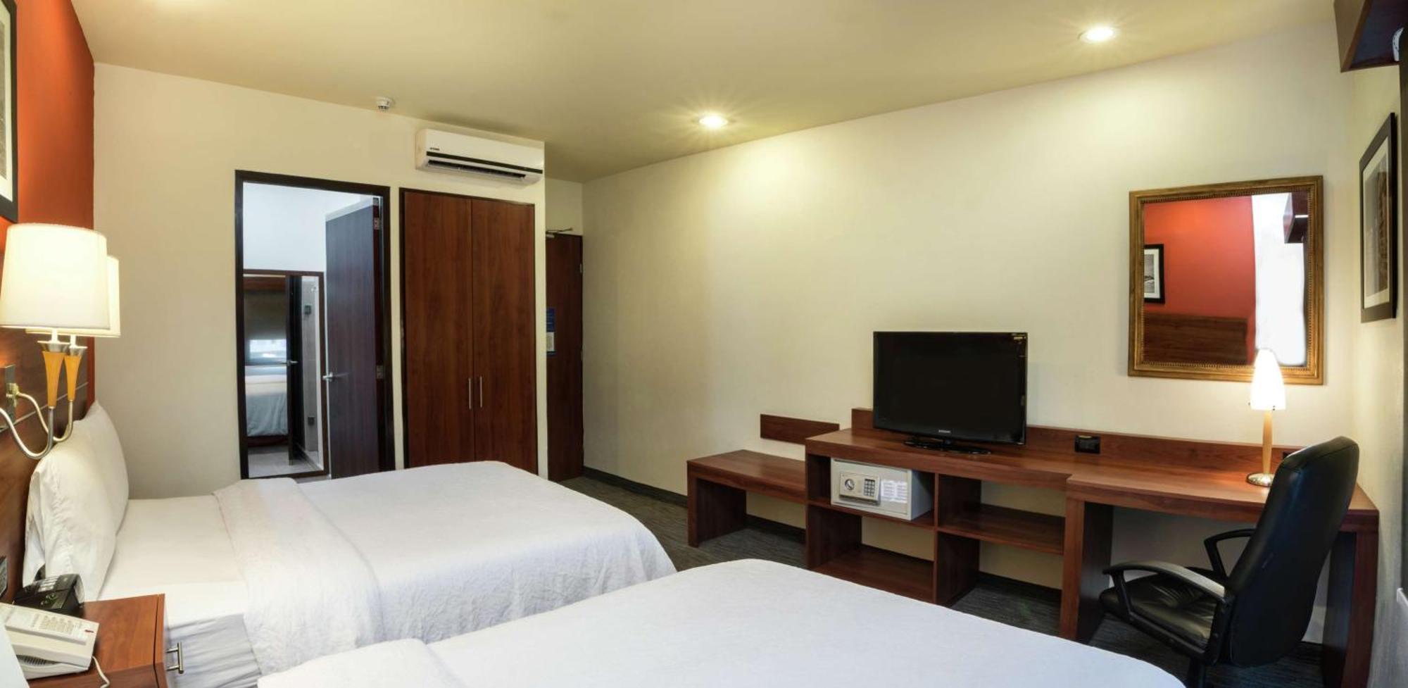 Hampton By Hilton San Juan Del Rio Hotel Exterior photo